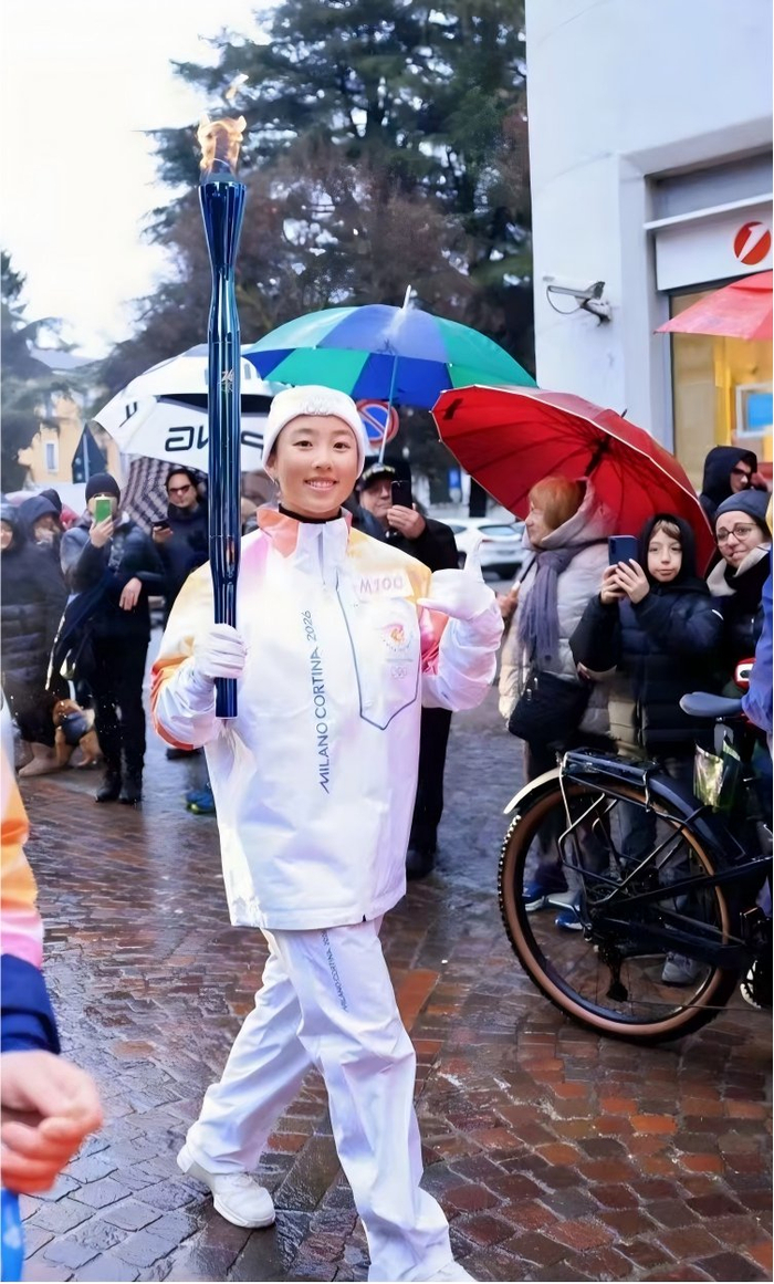 足球直播-殷若宁担任2026米兰冬奥会火炬手，传递荣耀与希望|AC米兰|美巡赛|高尔夫|大满贯_新浪体育_新浪新闻